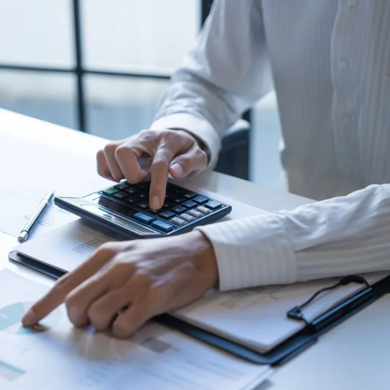 Cost Killing Intelligent : 5 Leviers RH pour Réduire les Coûts sans Sacrifier l’Humain